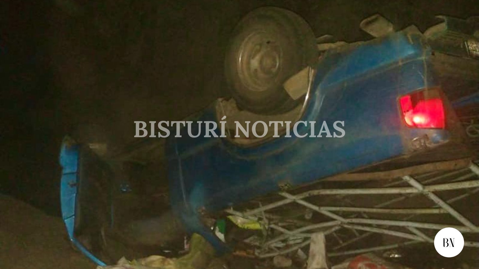 Se volcó camioneta,  en Tejupilco; hubo 15 heridos